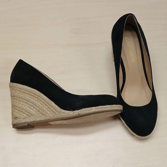 City Classified Women's Black Wedge Shoes Size 8.5 - Picture 3 of 4